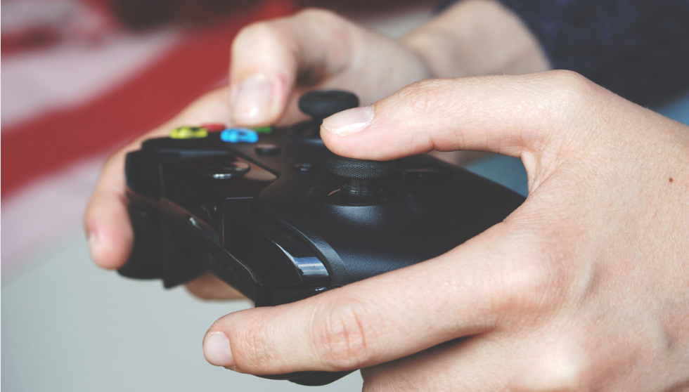 gaming hands