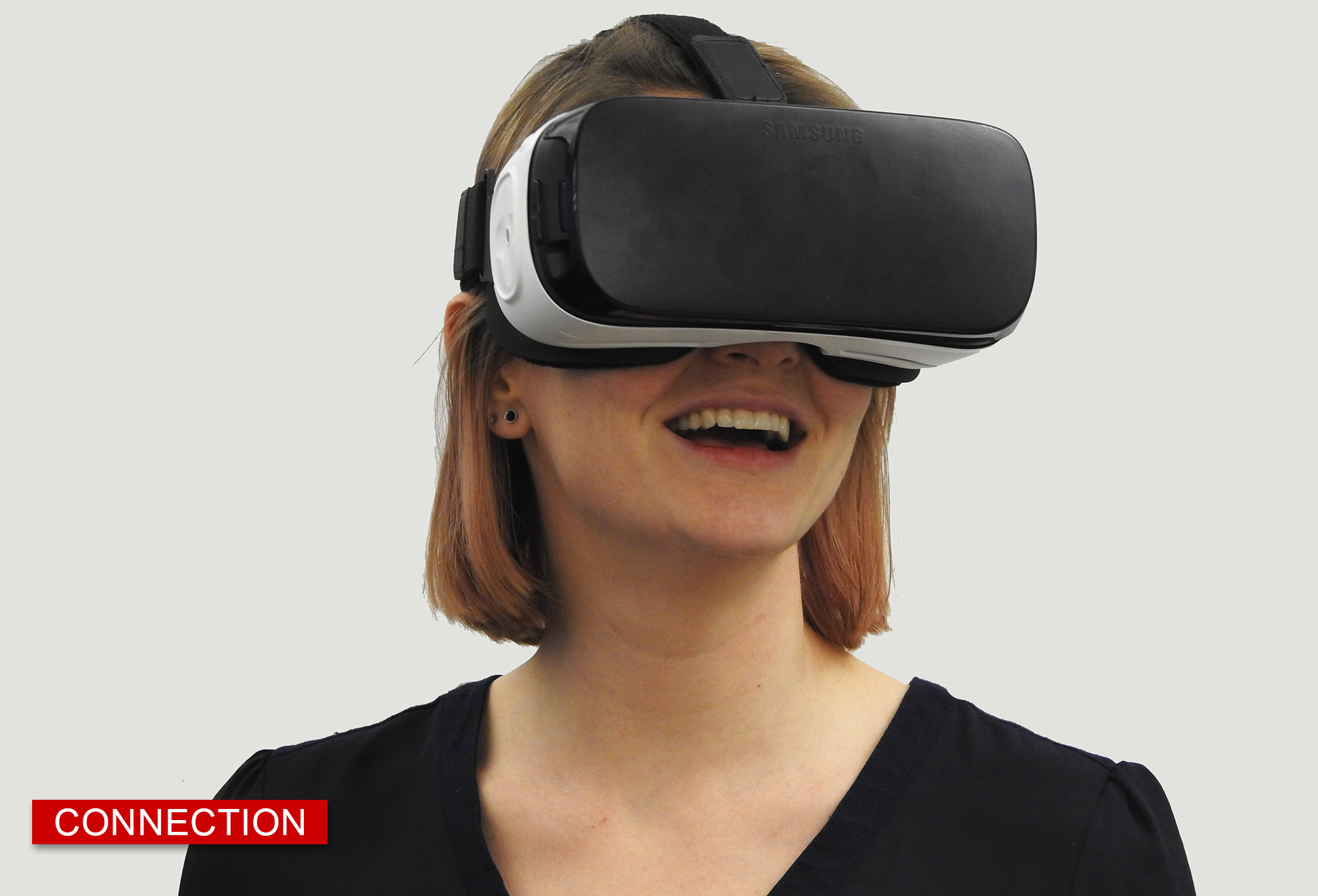 woman wearing vr